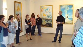 二零一一年,在德国弗莱堡“真、善、忍”画展上,安德烈给参观者讲真相