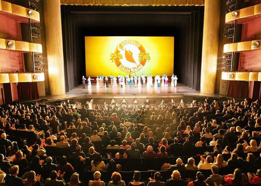 Image for article Renowned Taiwanese Filmmaker: “Shen Yun the Highest Form of Art” (Photos)