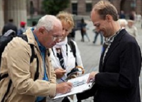 Image for article Sweden: Locals and Tourists Decry the CCP's Persecution of Falun Gong in China (Photos)