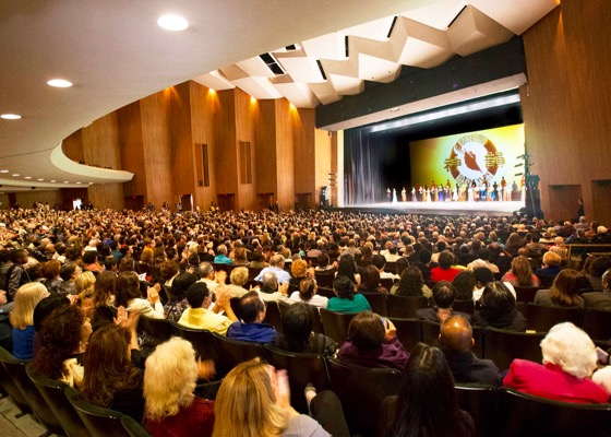 Image for article Shen Yun's Sold-out Shows in Southern California Impress Entertainment Moguls