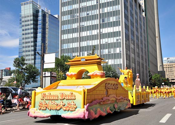 Image for article Canada: Falun Gong Procession Shines in Calgary Stampede Parade