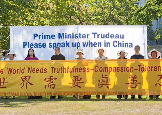 Image for article Canadian Prime Minister Hears the Voice of the People Urging Help for Falun Gong During China Visit