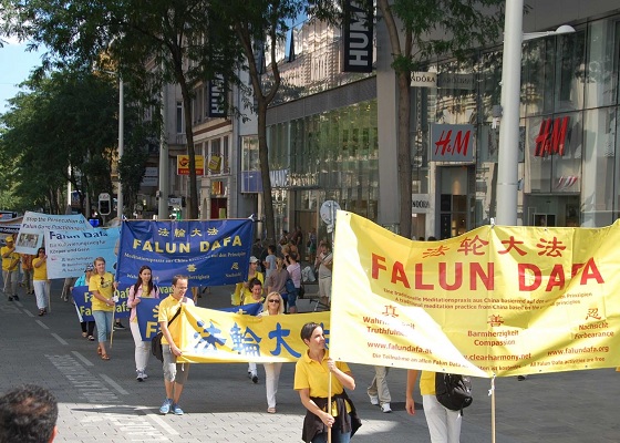 Image for article Vienna, Austria: Rally and March Held to Protest Persecution in China