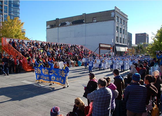 Image for article Falun Gong Marching Band a Part of Canadian Thanksgiving Parade