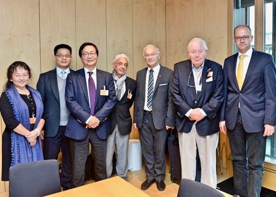 Image for article German Lawmakers Talk with Human Rights Activists about Forced Organ Harvesting in China