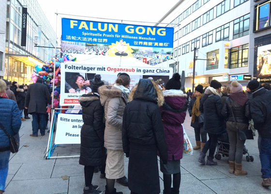 Image for article Germany: Raising Awareness of the Persecution in China