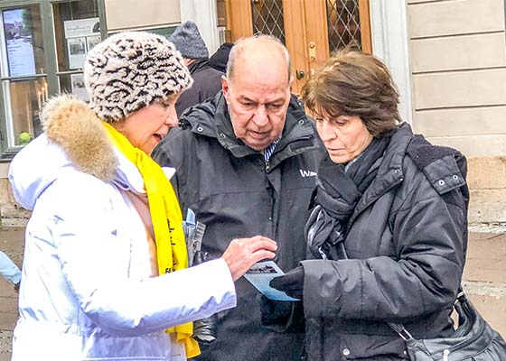 Image for article Sweden: Practitioners in Stockholm Raise Awareness of Falun Gong and the Persecution