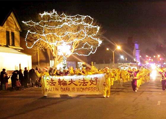 Image for article Toronto: Falun Dafa Practitioners in Holiday Parades in Seven Canadian Cities
