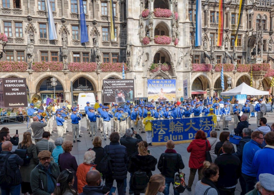 Image for article Munich, Germany: Falun Gong Practitioners March for Human Rights Awareness