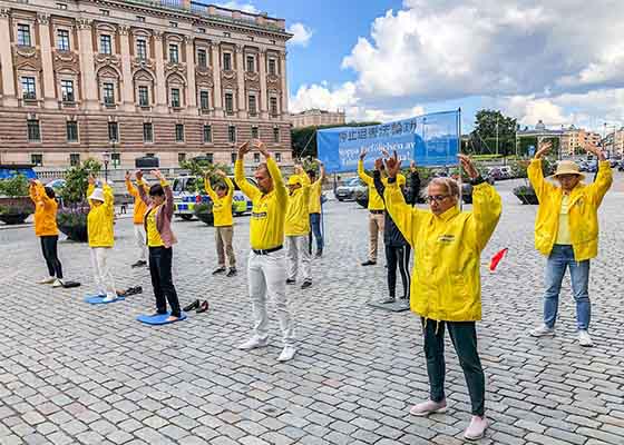 Image for article Stockholm, Sweden: Raising Awareness About Falun Dafa and the Persecution in China