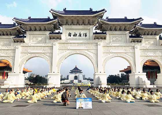 Image for article A Striking Scene in Taiwan: Peaceful Meditation Amidst Chaotic Times