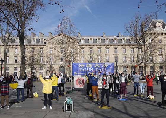 Image for article France: Parisians Learn about Falun Dafa and Condemn Persecution by the CCP