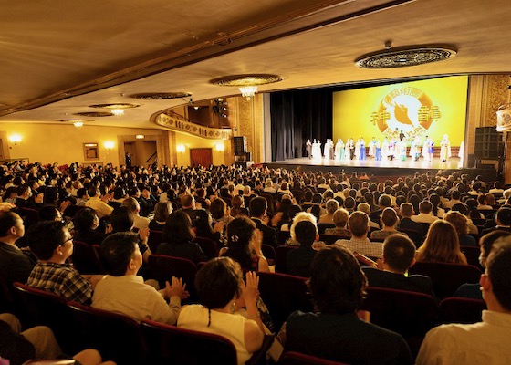 Image for article Shen Yun Returns to the Stage, Bringing Hope in a World of Uncertainty