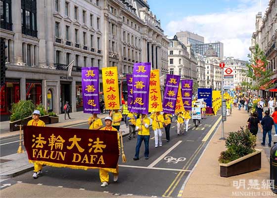 Image for article UK: People Condemn Chinese Regime’s Persecution of Falun Dafa at Activities in Central London
