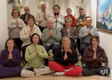 Image for article Sweden: Practitioners Express Gratitude to Master Li at Nine-Day Falun Dafa Class in Gothenburg