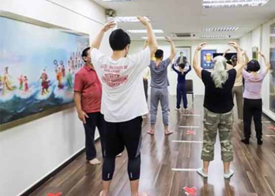 Image for article Singapore: New Practitioners Express Their Gratitude for Finding Falun Dafa