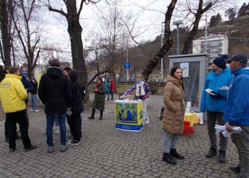 Image for article Cluj City, Romania: Raising Awareness of the Chinese Communist Regime’s Persecution