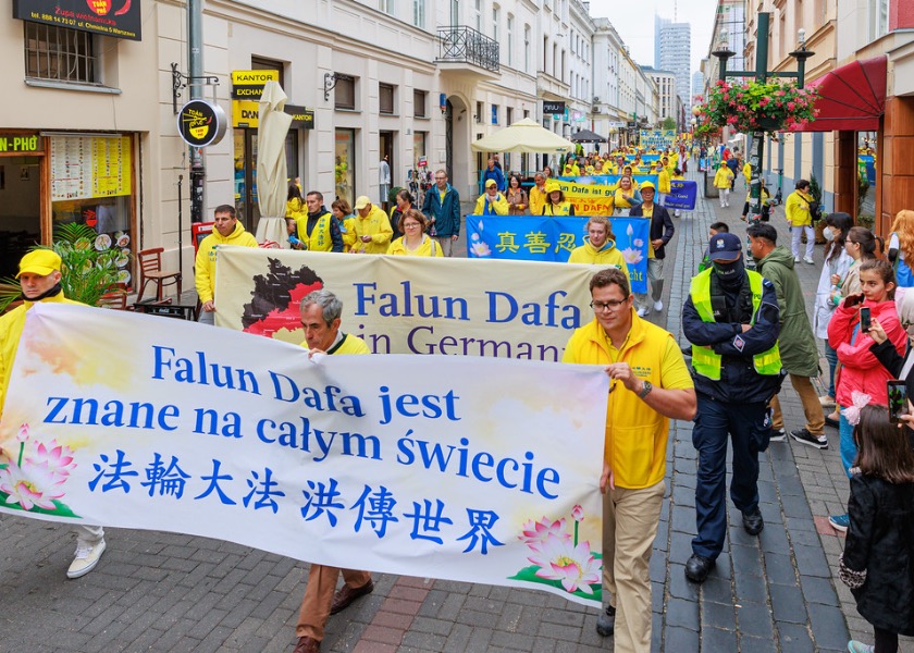 Image for article Warsaw, Poland: Locals Praise Falun Dafa During Two Grand Parades