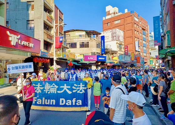 Image for article Taiwan: Tian Guo Marching Band Participates in New Taipei City Tamsui Environmental Arts Festival Parade