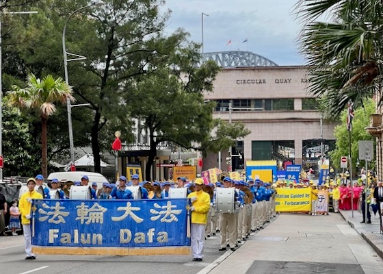 Image for article Sydney, Australia: Parade Introduces Falun Dafa and Exposes CCP’s Persecution