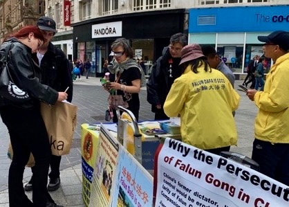 Image for article Liverpool, Great Britain: Raising Awareness of Falun Dafa at Chinese New Year Celebrations