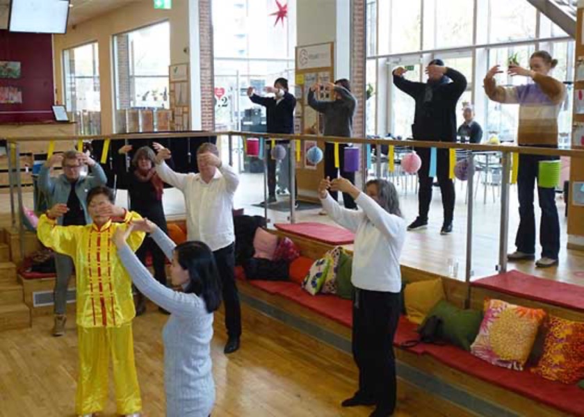 Image for article Denmark: Practitioners Held an Event to Introduce Falun Dafa During the Lantern Festival