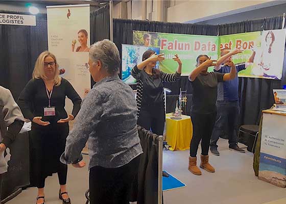 Image for article Chinese Woman Living in Quebec: “Falun Dafa Is Truly Good. I Want to Learn This Practice.”
