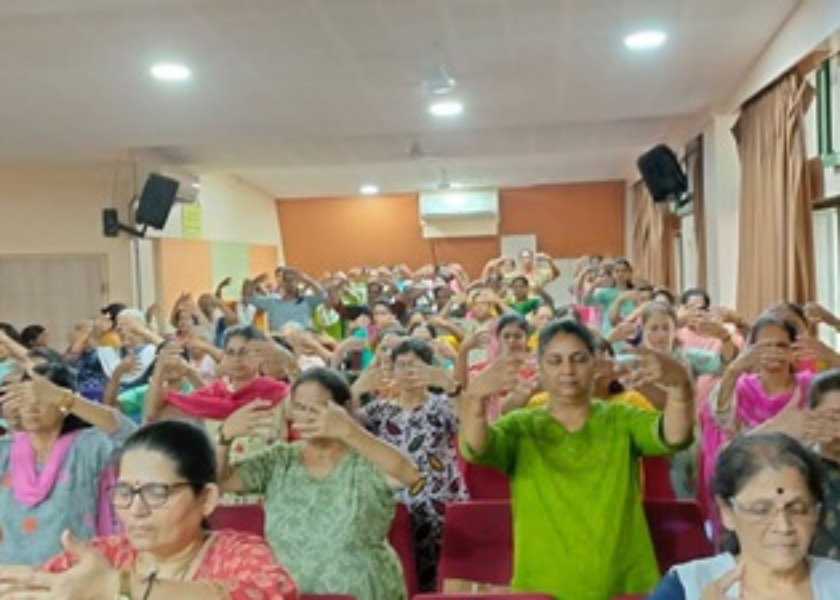 Image for article Pune, India: Social Workers Enjoy Learning Falun Dafa