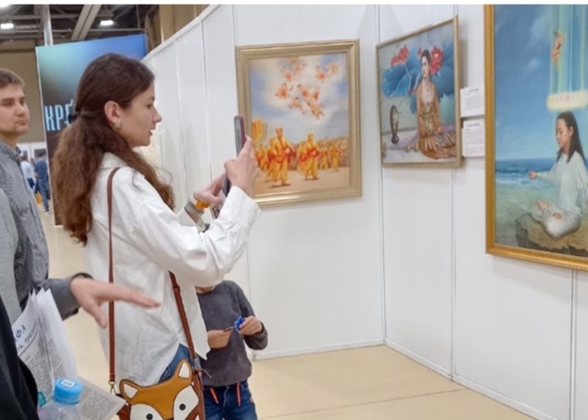 Image for article Russia: Over Ten Thousand Admire Artworks from The Art of Truthfulness-Compassion-Forbearance International Art Exhibition