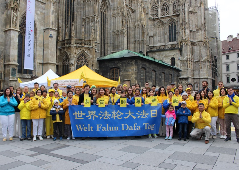 Image for article Austria: Parliament Members and the Public Offer Congratulations on World Falun Dafa Day