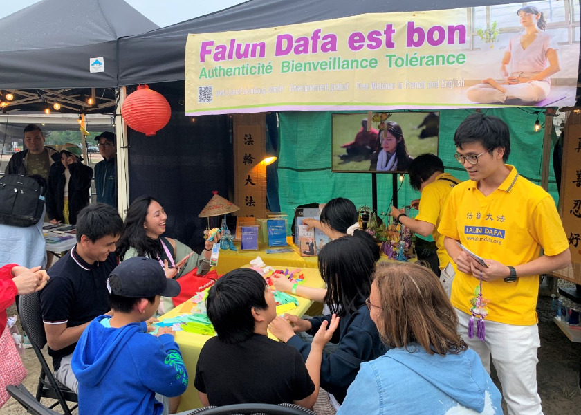Image for article Montreal, Canada: Introducing Falun Dafa at Vietnamese Festival