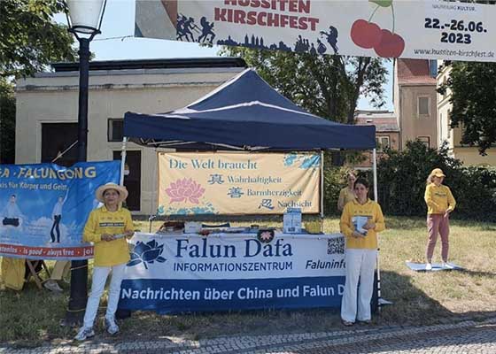 Image for article Germany: Falun Dafa Well Received During Two Festivals