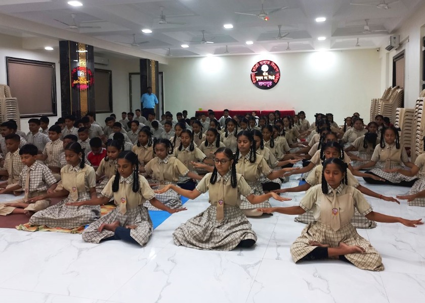 Image for article India: People Keen to Learn Falun Dafa on International Yoga Day
