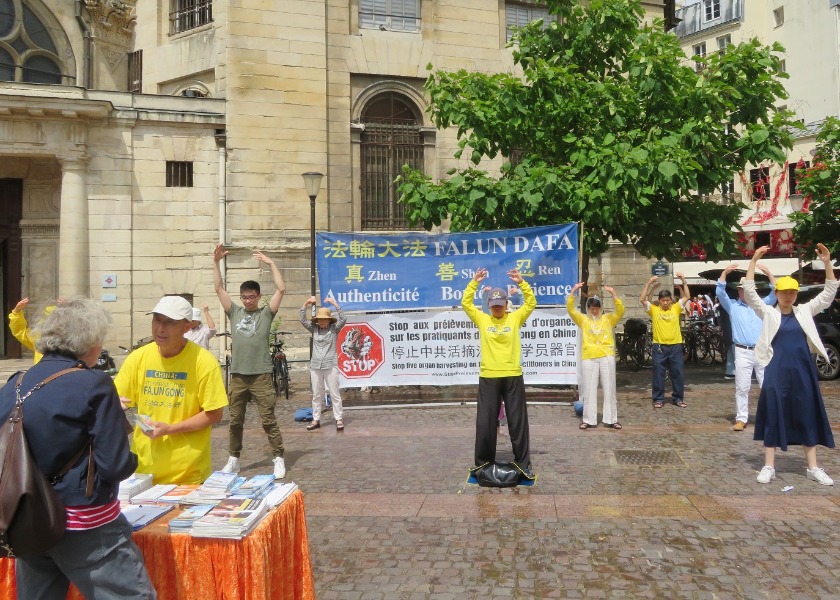 Image for article University Student in Paris: Thank You for Letting Us Know about Falun Dafa