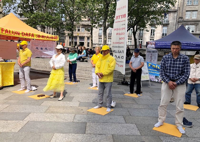 Image for article Cologne, Germany: Politicians Support Falun Gong’s 24th Anniversary of Peaceful Resistance