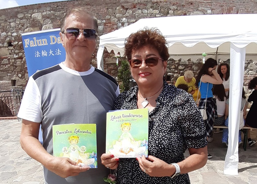 Image for article Romania: Introducing Falun Dafa at the Oradea Festival