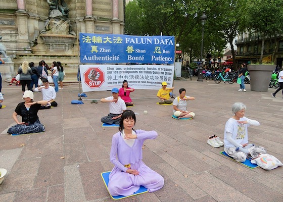 Image for article France: Practitioners Hold Activities in Central Paris