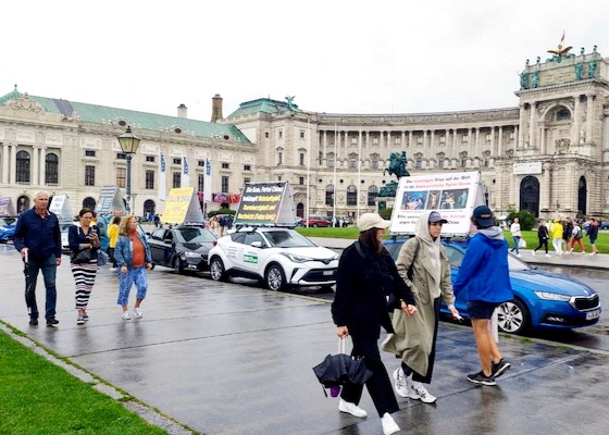 Image for article Vienna, Austria: Motorcade With Display Boards Promotes Falun Dafa in Vienna