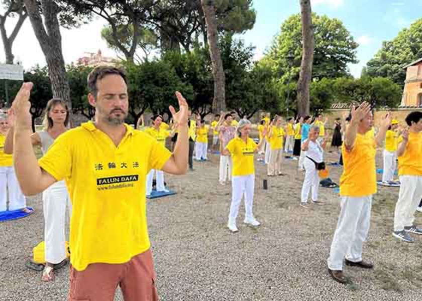 Image for article Rome, Italy: Practitioners Hold Activities to Expose the Chinese Communist Regime’s Persecution