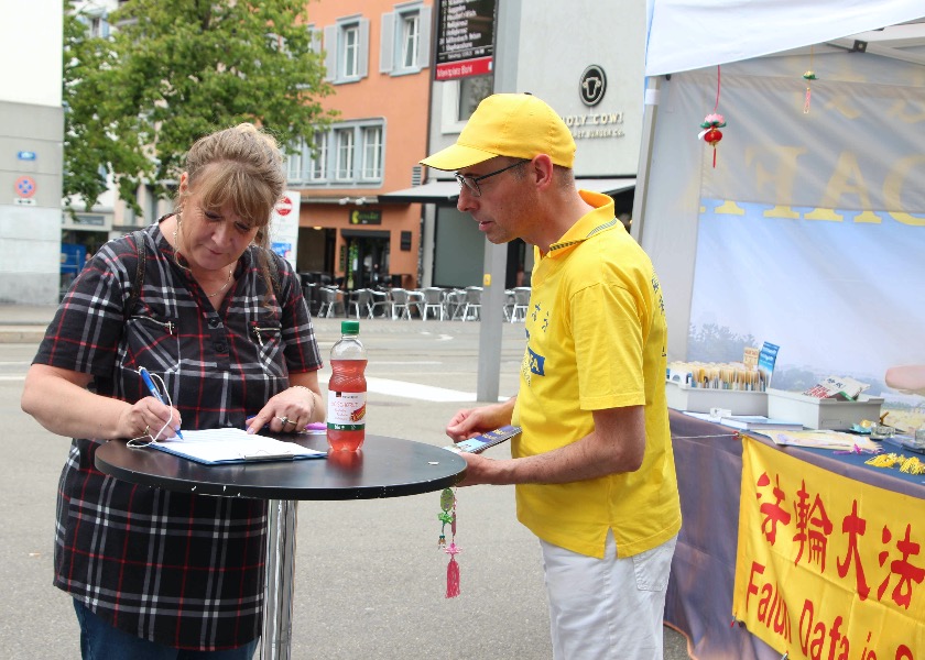 Image for article Switzerland: Public Support for Ending Persecution in China