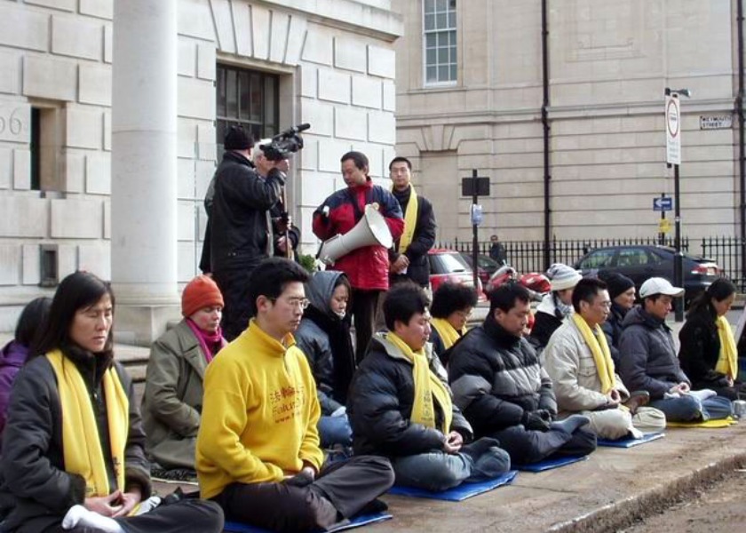 Image for article United Kingdom: Continuous Peaceful Protest at the Chinese Embassy for Over 21 Years