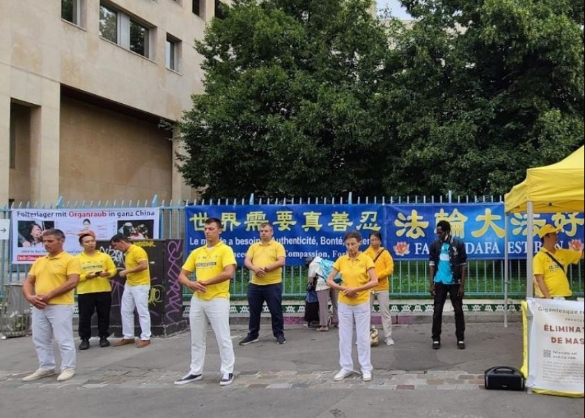Image for article Paris, France: Many Chinese Commend Falun Dafa at Events Exposing the Communist Regime’s Persecution