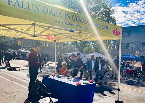 Image for article Minnesota: Introducing Falun Dafa During Open Streets Days in Minneapolis