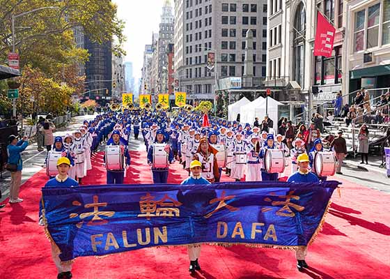 Image for article New York: Falun Dafa’s Principles Praised in Veterans Day Parade