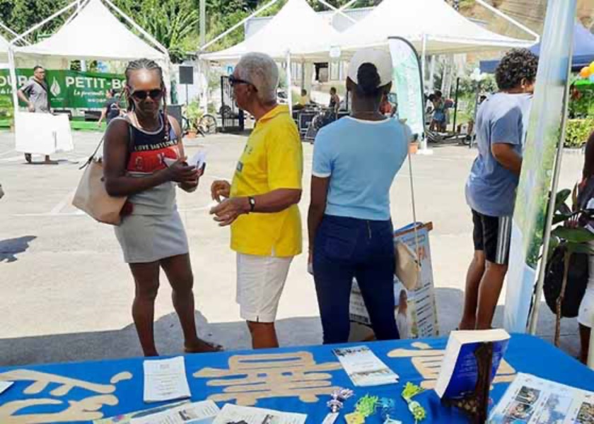 Image for article Guadeloupe: Practitioners Introduce Falun Dafa and Expose the Persecution