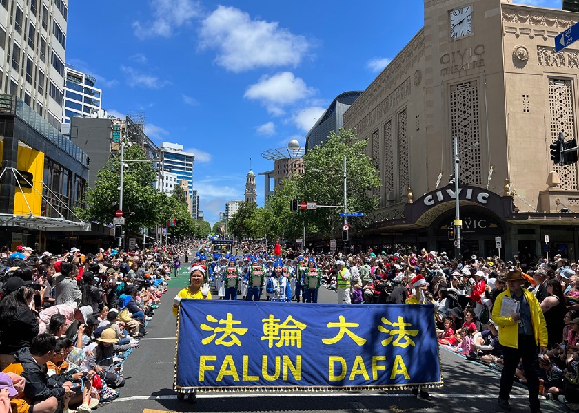 Image for article Auckland, New Zealand: Falun Dafa’s Principles Applauded in Three Christmas Parades