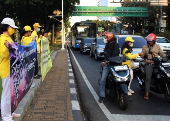 Image for article Indonesia: Raising Awareness of the Falun Dafa Persecution on International Human Rights Day