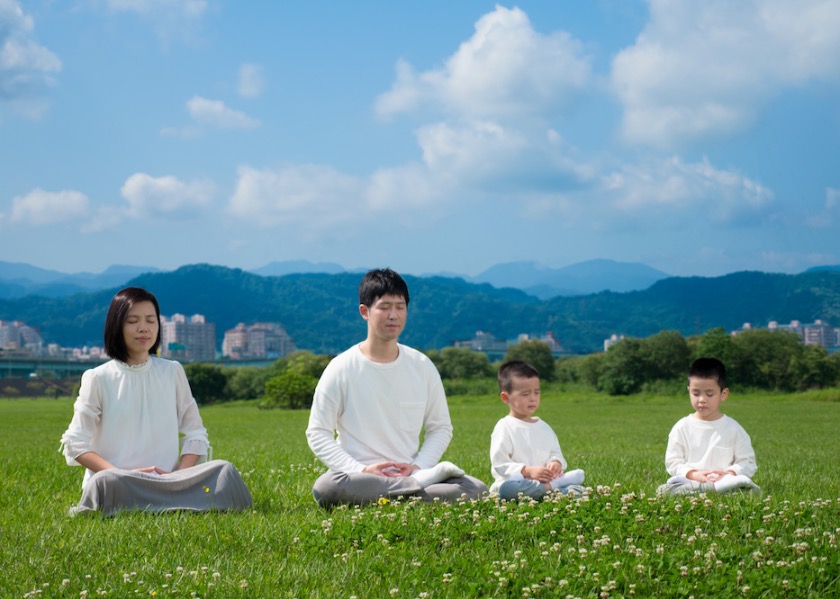 Image for article Falun Dafa’s Principles Help a Young Couple Resolve Conflicts and Guide Their Children