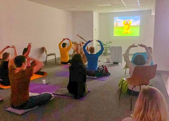 Image for article Ukraine: People Benefit from Attending Falun Dafa Introductory Class
