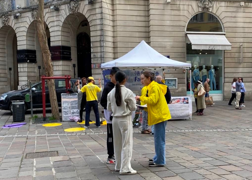 Image for article France: Introducing Falun Dafa and Raising Awareness of the Persecution